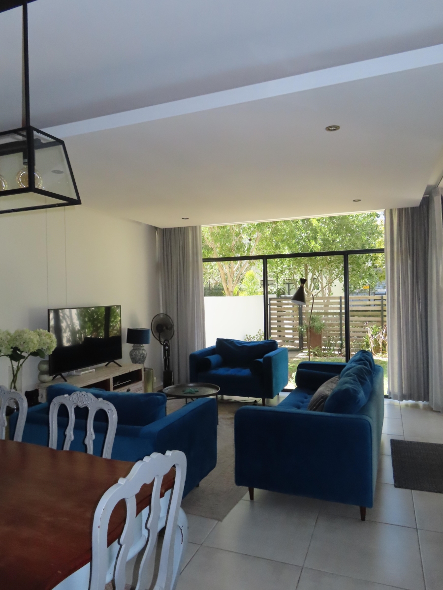 To Let 3 Bedroom Property for Rent in Paardevlei Western Cape